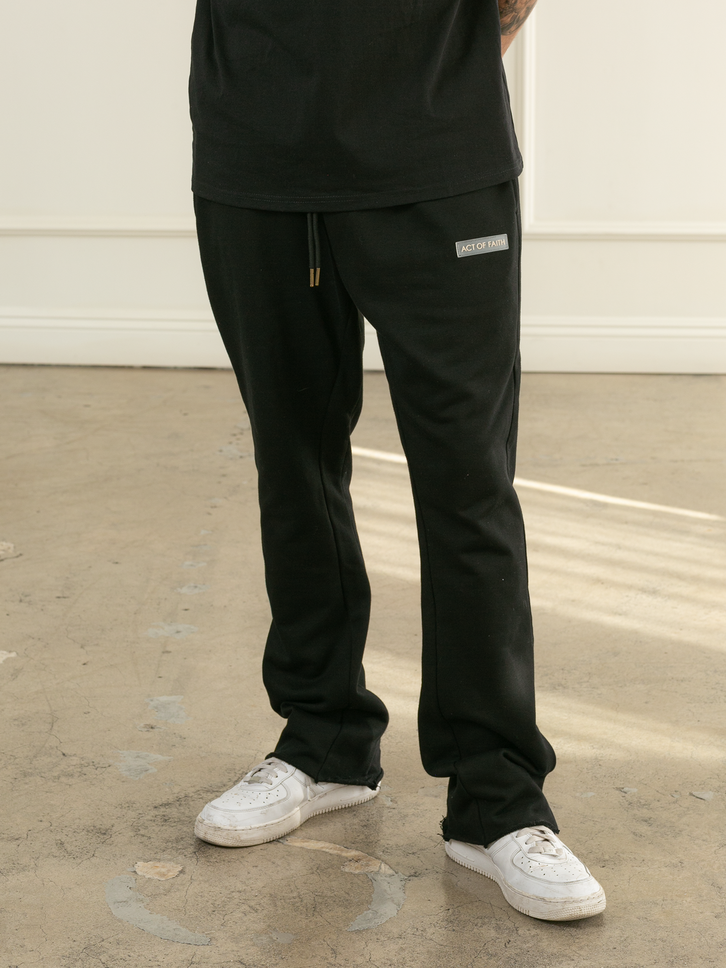 Black Flare Sweatpants – Tekton LA